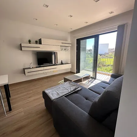 Brand New 2 Bedroom In Hal *