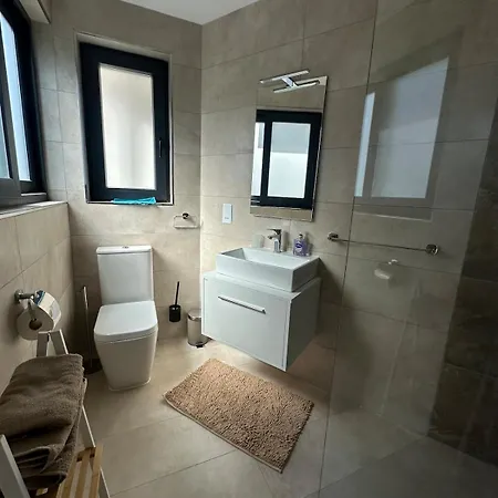 Brand New 2 Bedroom In Hal Apartment