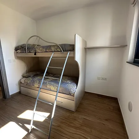Апартаменты Brand New 2 Bedroom In Hal *