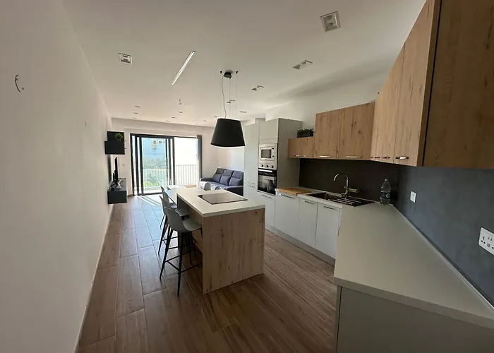 Brand New 2 Bedroom In Hal *